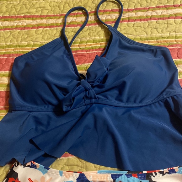 Woman’s high waisted bikini set size medium - Picture 2 of 7